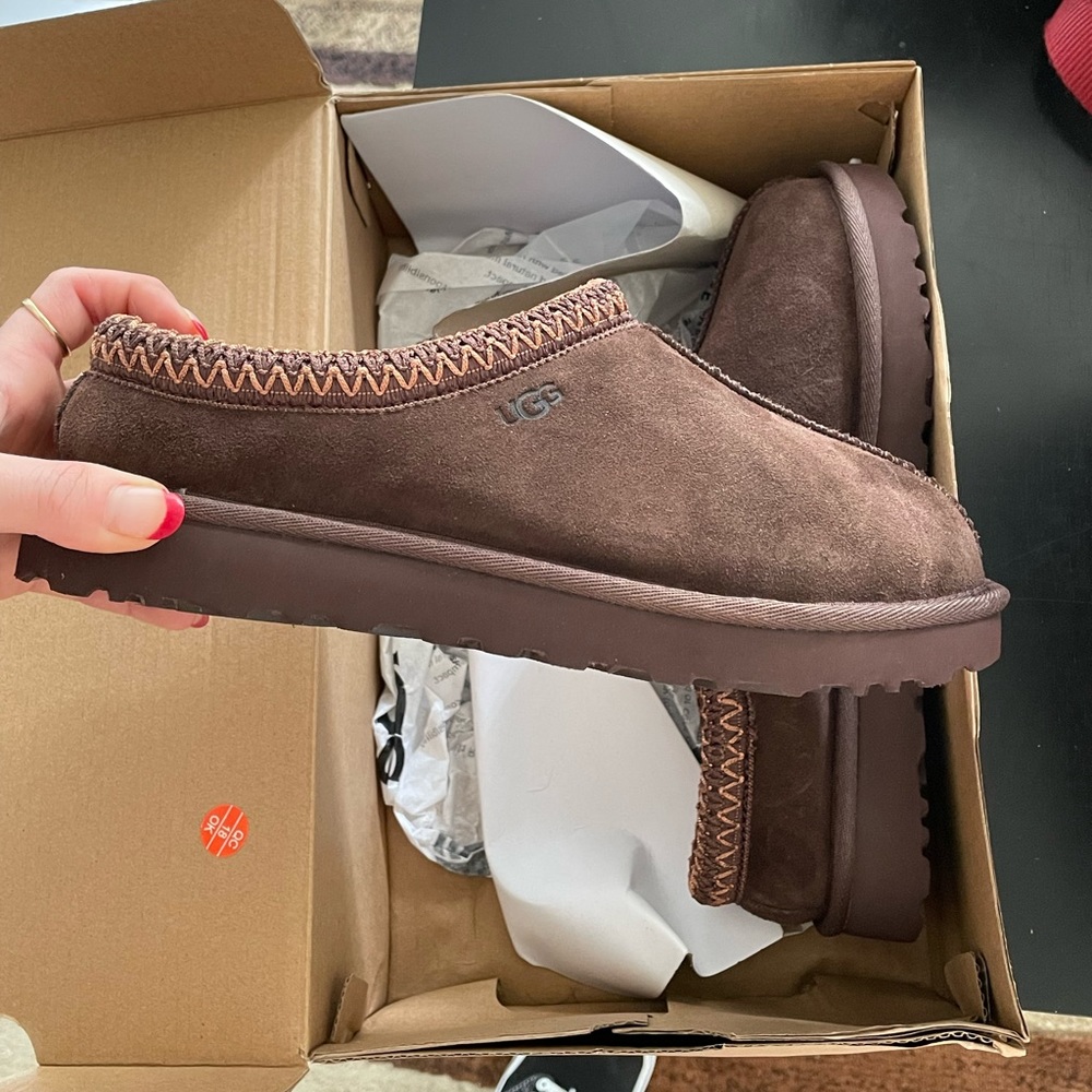 UGG Tasman Slipper in Burnt Cedar W size 8